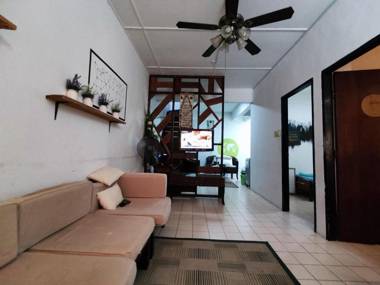 OYO HOME 90322 Yons' Homestay