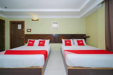 OYO 89976 Fins Hotel