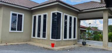 OYO Home 90496 Delima Homestay