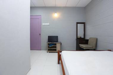 SPOT ON 89796 D'noor Budget Inn