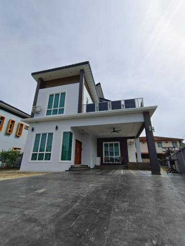 Homestay Hanan 4 bedrooms best for 11-15pax WIFI