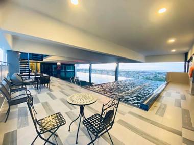 Stirling Suites Hotel & Serviced Apartment