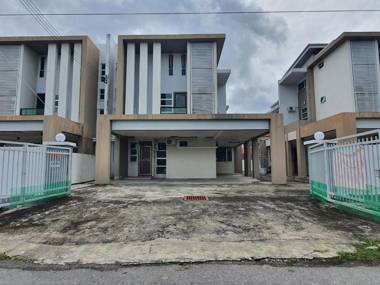 OYO Home 90435 Sena Home Homestay #819