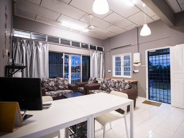 Kemaman Lodge & Cafe