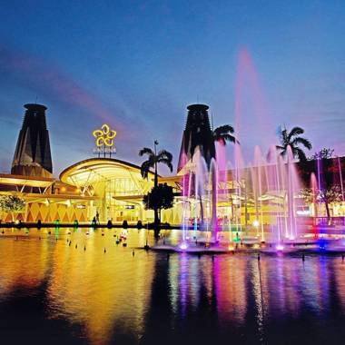 Shaftsbury Putrajaya at Alamanda Mall