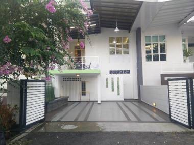 Shamrock Villas Corner OR Seaview OR Standard