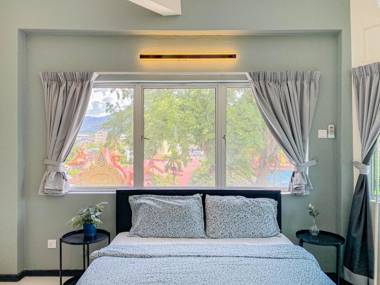 Aurora Court Soft Teal Aurora 340