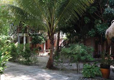 Panji Panji Tropical Wooden Home