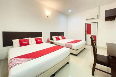 OYO 275 Senyum Inn