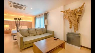 Lot 33 Boutique Hotel