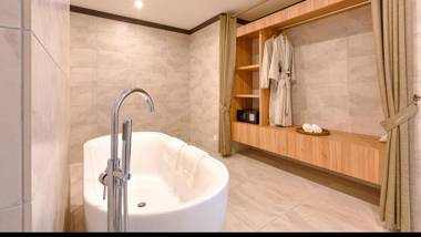 Lot 33 Boutique Hotel