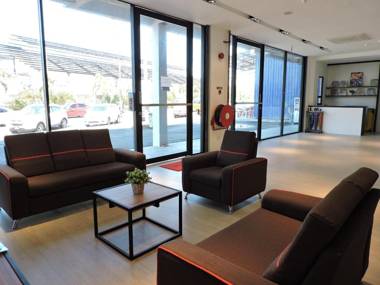 MY RAINFOREST SUITE HOTEL self check in out