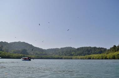 Vale Pine Tanjung Rhu Rouhi Retreats Langkawi