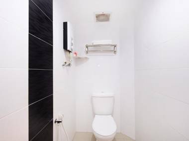 OYO 635 Seven Days Hotel