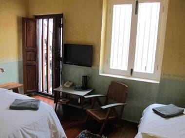 Ren I Tang Heritage Inn