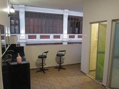 Thirty Three Stewart Houze