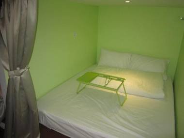 Thirty Three Stewart Houze