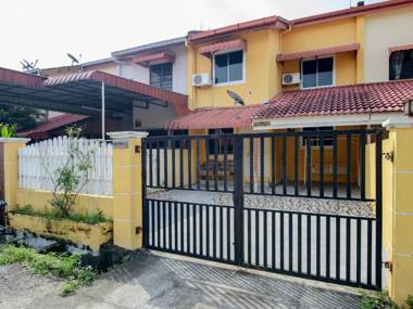 Lampam Vacation Home at Seberang Jaya
