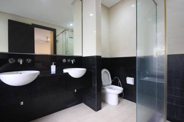 3 Storey Courtyard Luxury Series Straits Quay