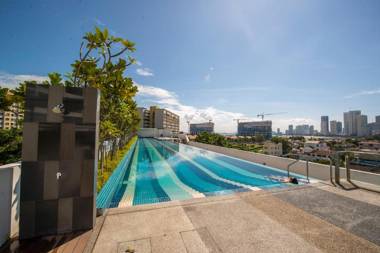 The Landmark Seaview Suite Home