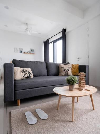 MUJI Studio 1 -Sea View Georgetown Netflix