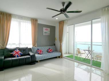 City & Seaview Condo @ Gurney Georgetown 2 Rooms