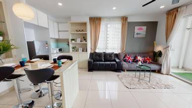 City & Seaview Condo @ Gurney Georgetown 2 Rooms