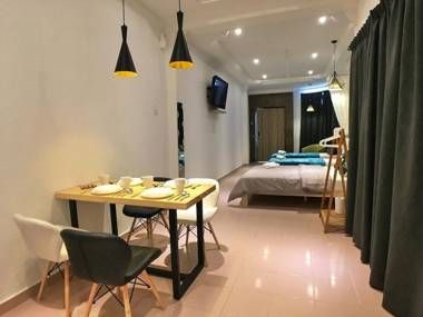 iBook 6 - Deluxe Family Suites 4pax