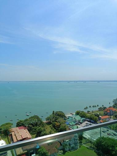 Mansion One 3 Bedroom Seaview 1-12Pax Gurney Town