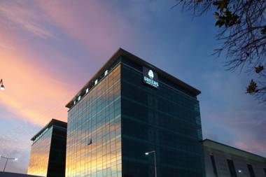 Greens Hotel & Suites