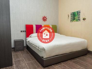 OYO 90082 Red’s Hotel