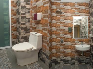 OYO 90082 Red’s Hotel