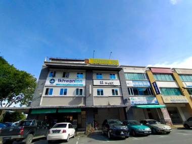 OYO 90248 Kapitan Inn