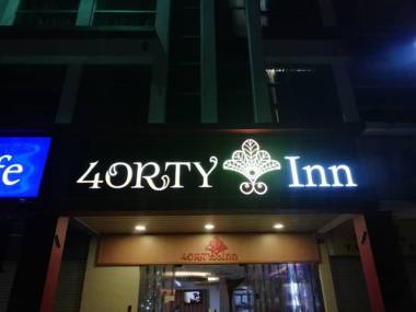 4orty Inn