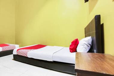 OYO 89406 Lucky Budget Hotel