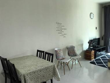 Hanaz Homestay - A'isy