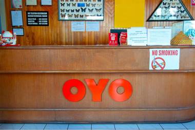 OYO 89577 Kristal Hotel