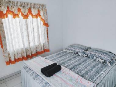 Padang Besar White House Homestay