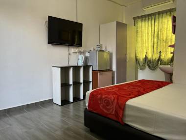 OYO 90462 Padang Besar Green Inn