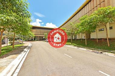 Capital O 90614 Cvia Ummul Hotel