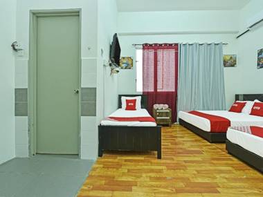 OYO 90431 Cz Hotel