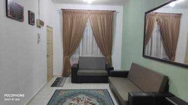 (WIFI) HOMESTAY DESARU UTAMA 