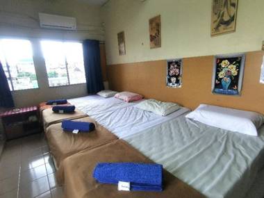 SPOT ON 90625 Super Green Grass Hotel