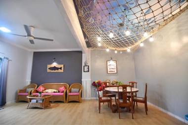 Gone Fishin Kuala Selangor 2 min to Sky Mirror