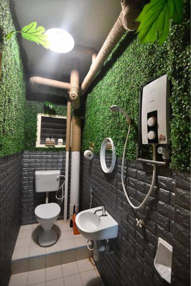 Gone Fishin Kuala Selangor 2 min to Sky Mirror