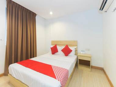 OYO 530 Dd Hotel