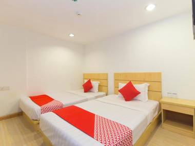 OYO 530 Dd Hotel