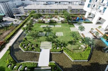 Studio Room next to SCCC at Trefoil Setia Alam for 2-4 pax