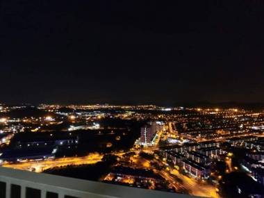 Double storey in the sky I-CITY FREE WIFI PARKING