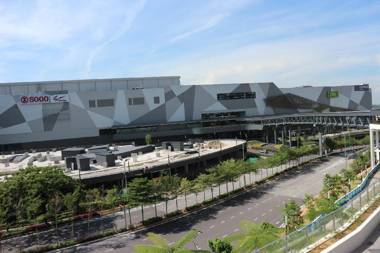 V35 Vince Designer Penthouse I-City Central Wifi